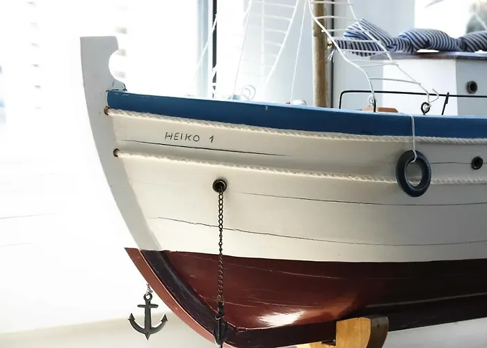 Brandenburger Str. 1 *